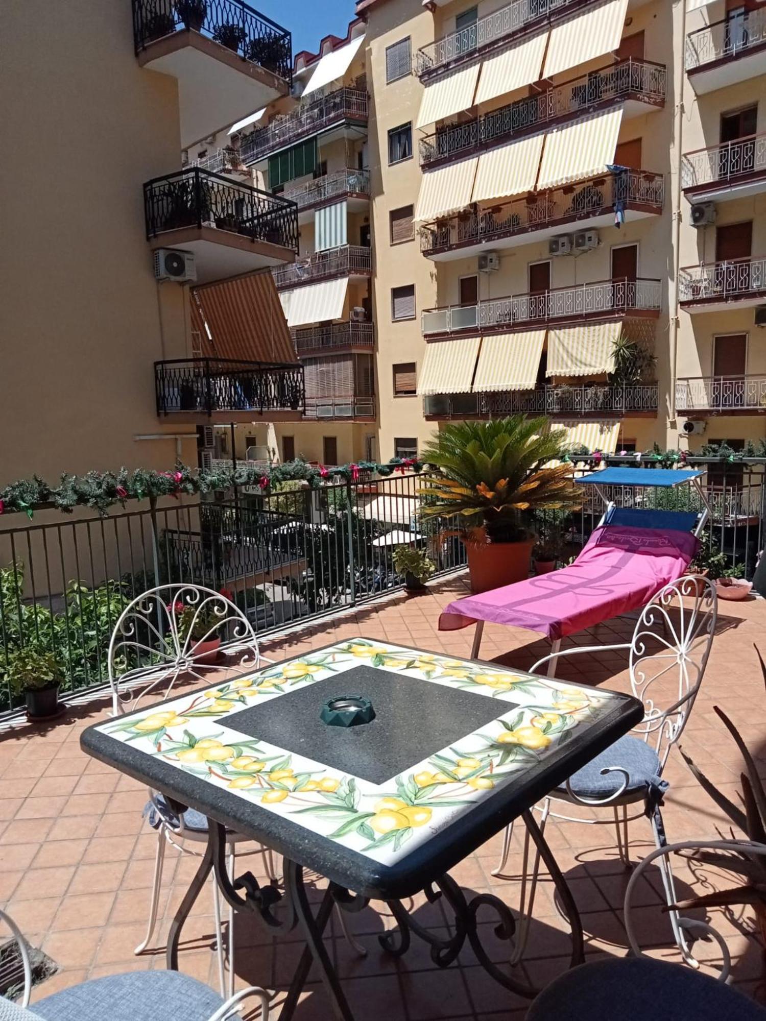 Bed and Breakfast La Terrazza Di Monica & Teresa Portici Exterior foto